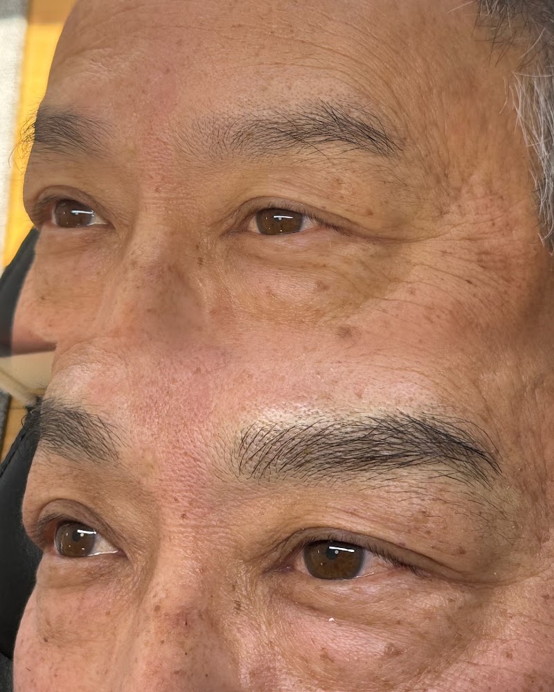 Accosmetic